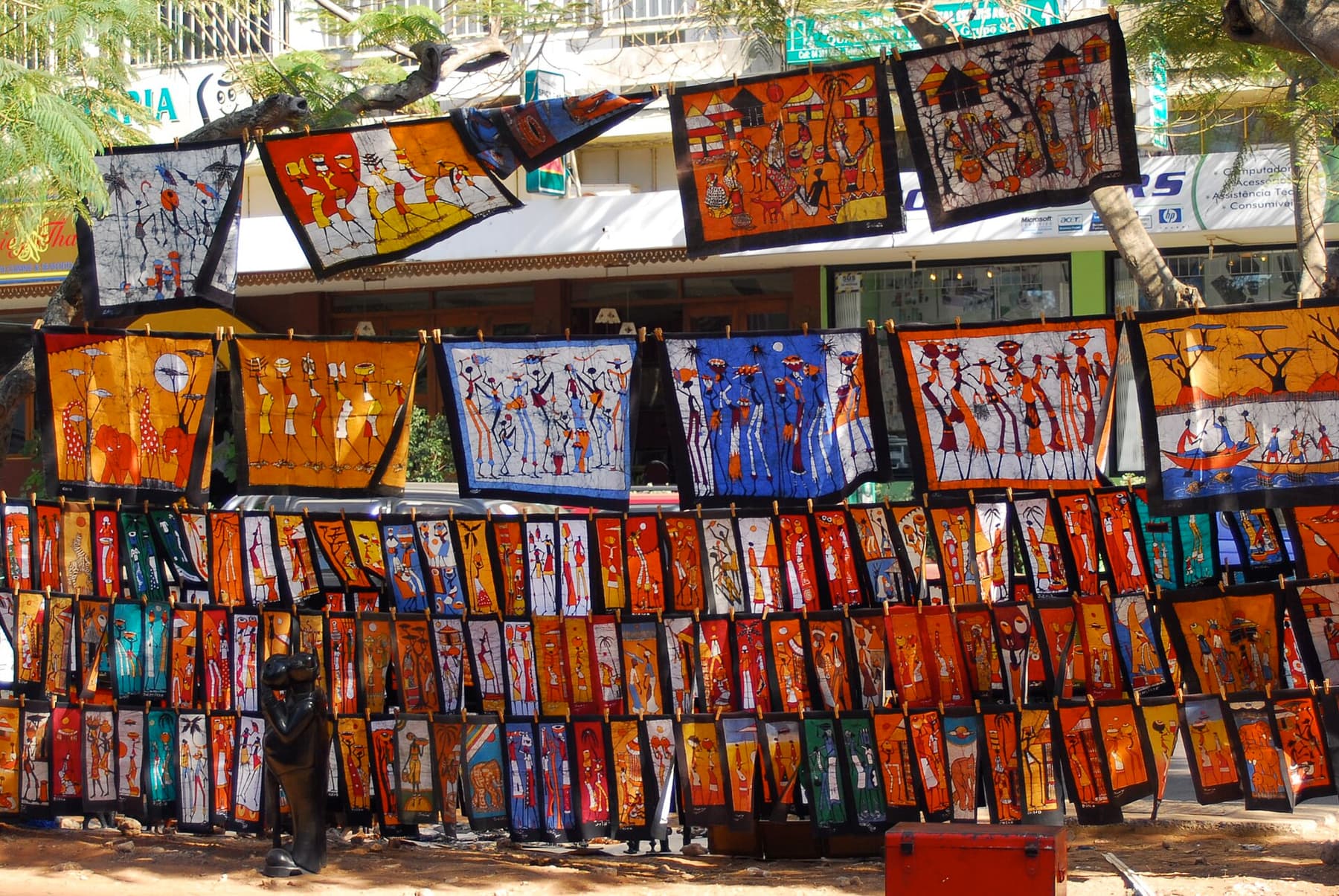Capulana: the cloth that carries a country
